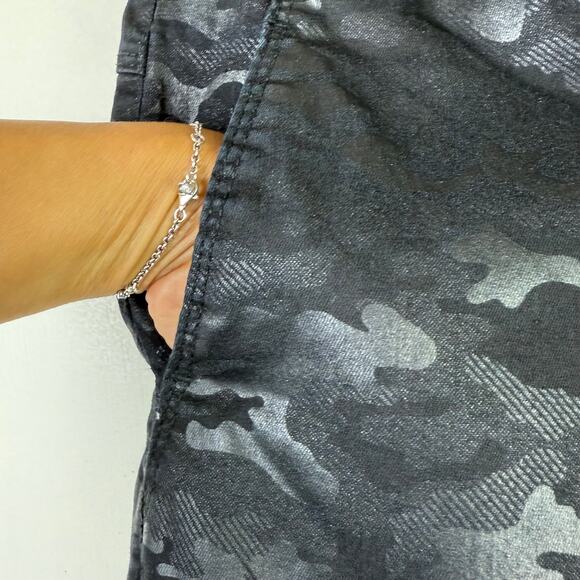 Bevy‎ Flog Shely Camo Pants - Picture 4 of 9